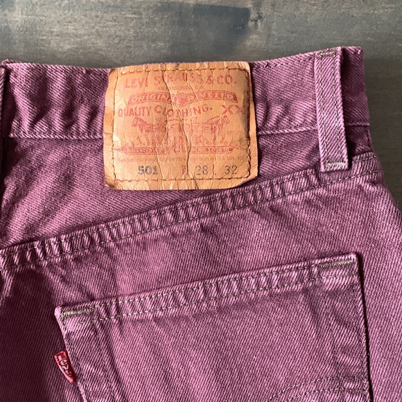 Levi’s 501 jean shorts burgundy - Picture 4 of 4